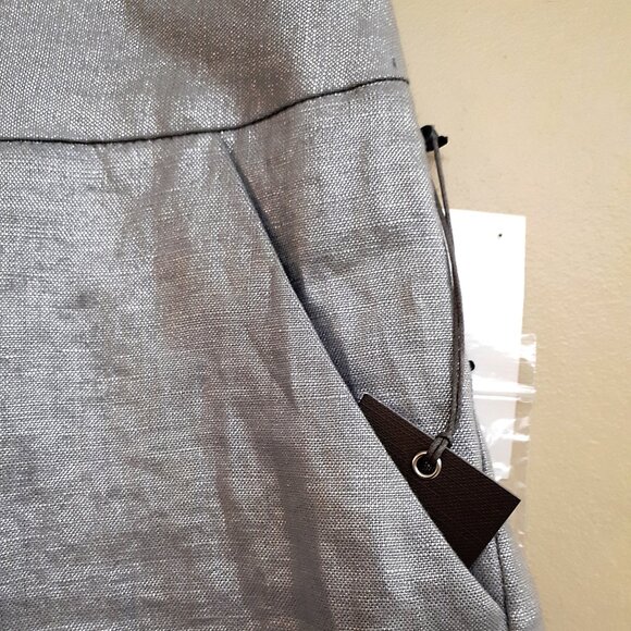 VINCE CAMUTO Oasis Metalllic Linen Mini Shorts in Grey Silver Vapor - Picture 5 of 9